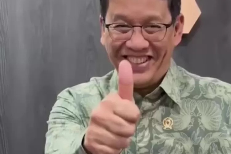Purbaya Yudhi Sadewa bakal hukum importir pakaian dan tas bekas ilegal. (IG@purbaya.yudhisadewaa)